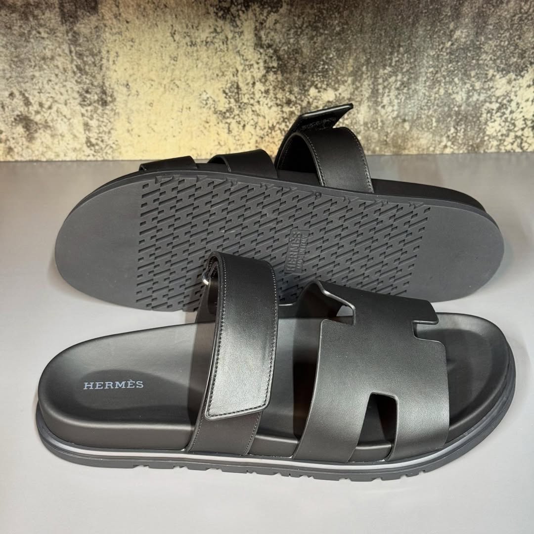 Hermes Noir Chypre Sandal 40
