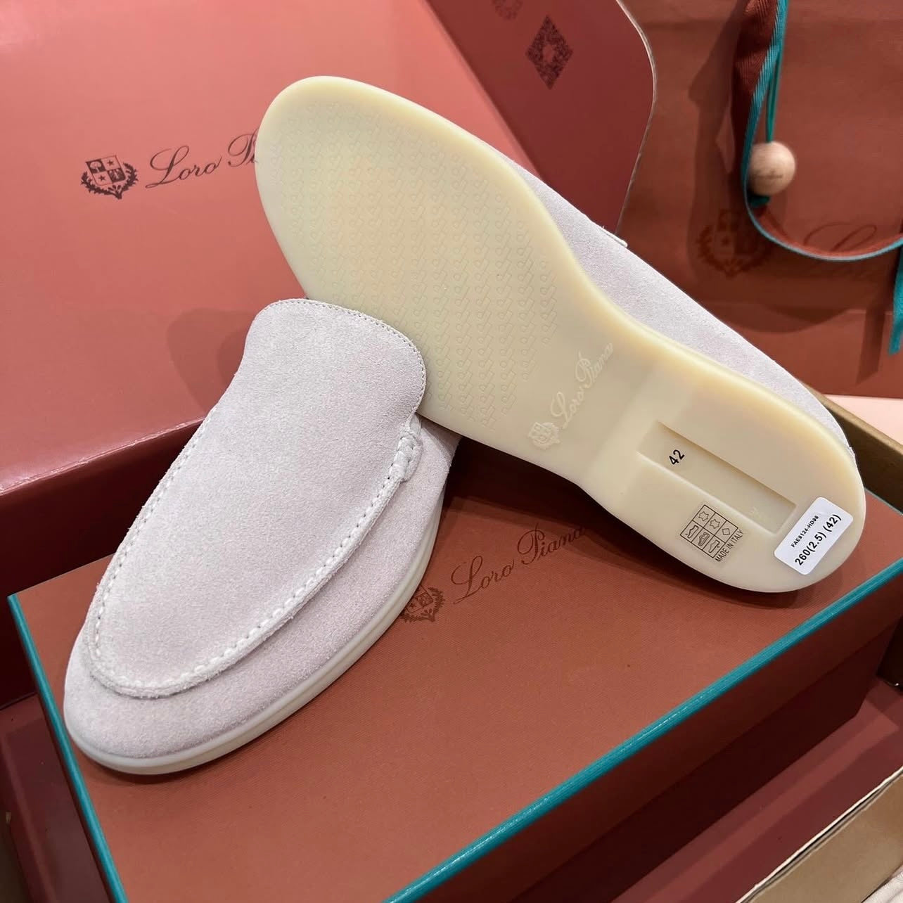 Summer Walk Loafer Suede Pearl