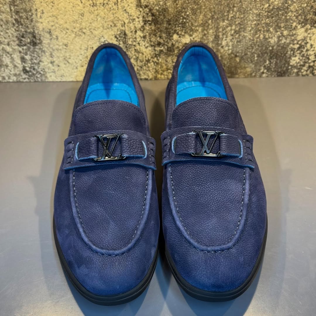 Louis Vuitton Major Loafer in blue suede