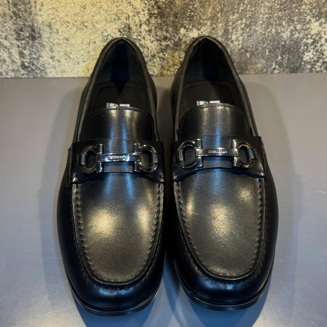 Salvatore Ferragamo Loafers Black