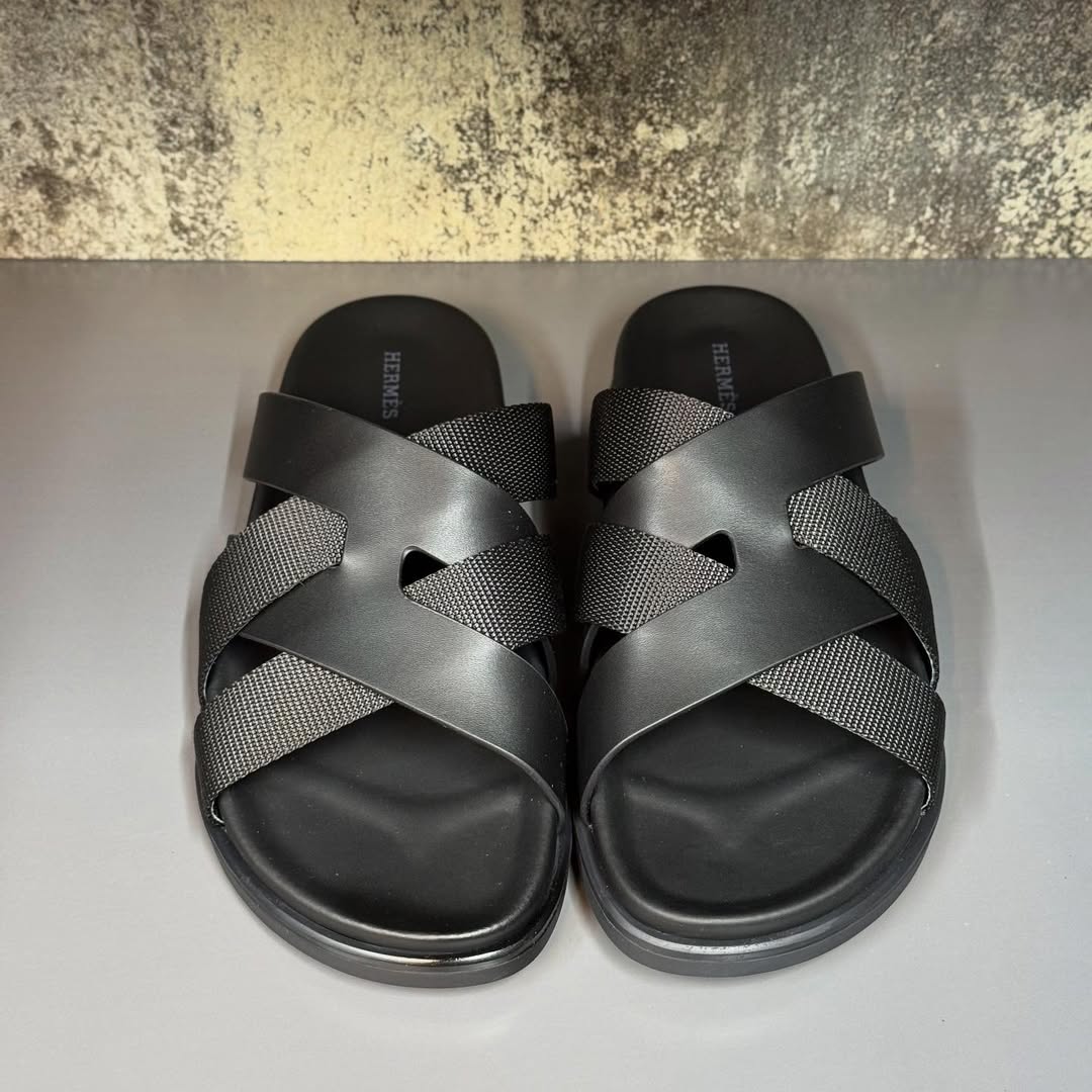 Hermes Kazimir Sandal "Black"